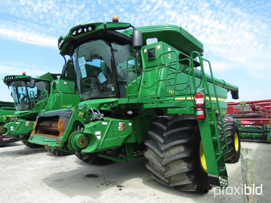 S670 John Deere Combine