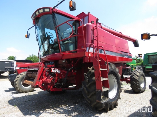 2388 Case IH Combine