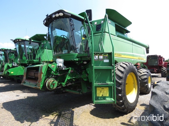 9760 STS John Deere Combine