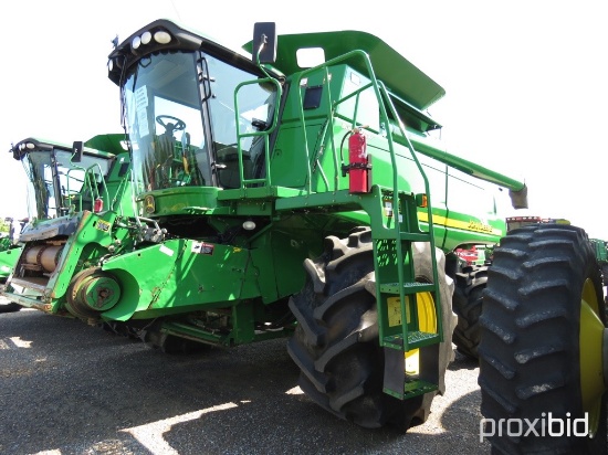 9860 STS John Deere Combine