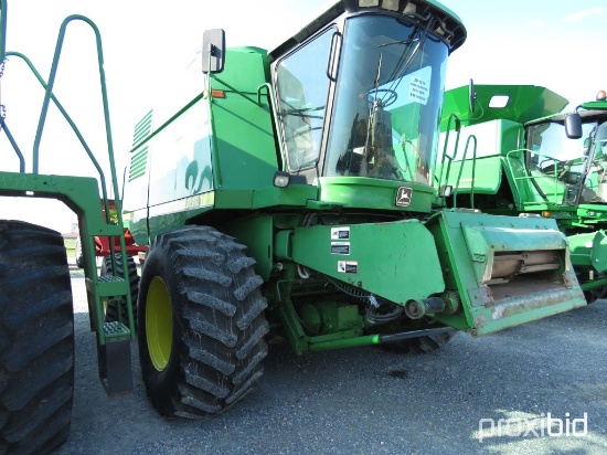 9510 John Deere Combine