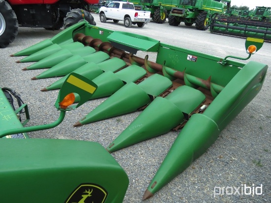 893 John Deere 8 Row Corn Head
