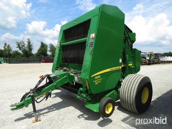 569 John Deere Mega Wide Plus Baler