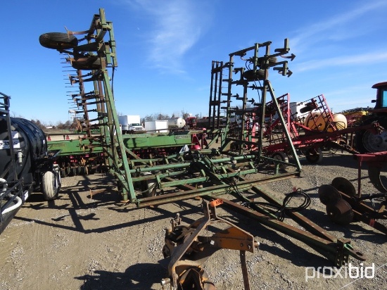 John Deere 30’ field cult., w/harrow