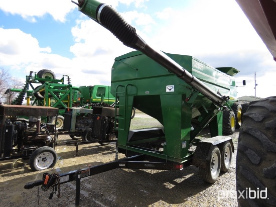 Patriot 220 seed tender, 2 axle