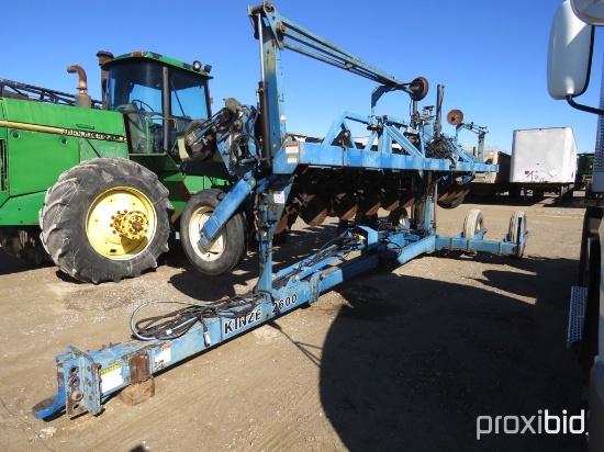 2600 Kinze Planter