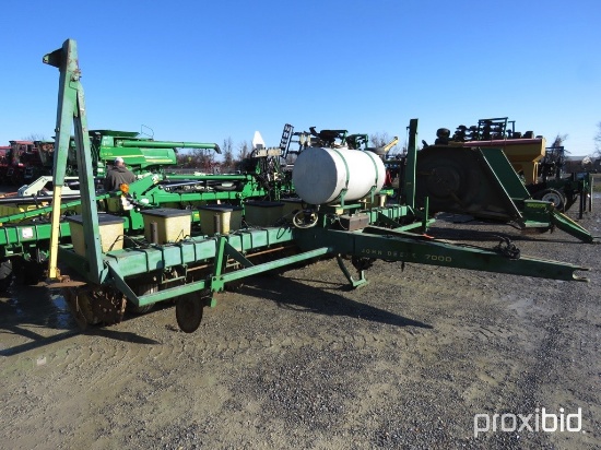 7000 JD 8 row planter, pull type