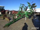 2400 JD 26’ chisel plow