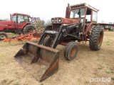 1066 International Tractor with Loader