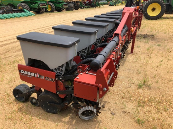 1230 CASE IH PLANTER