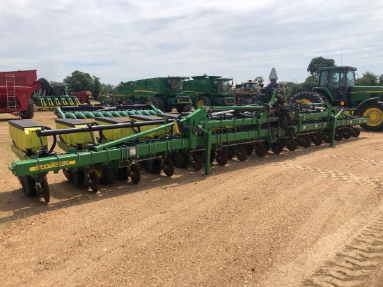 1720 JOHN DEERE PLANTER, SN 1A01720RLEM755773