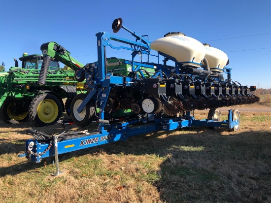 3600 Kinze Planter