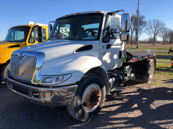 2001 4300 International 2 Ton Truck