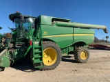 S670 John Deere Combine