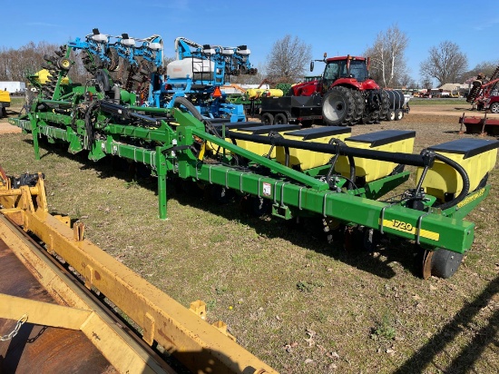 1720 JOHN DEERE PLANTER