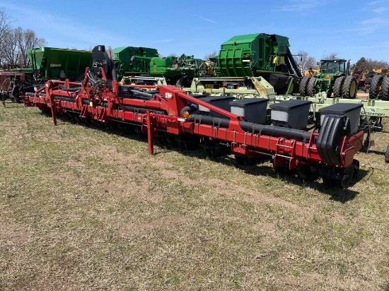 1230 CASE IH PLANTER, 16 ROW, 30 INCH SPACING