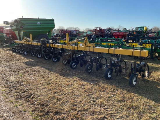LANDOLL CULTIVATOR