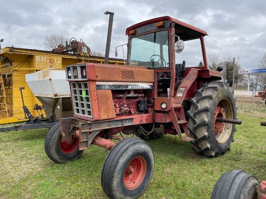 1086 INTERNATIONAL TRACTOR