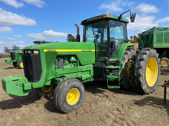 8200 JOHN DEERE TRACTOR