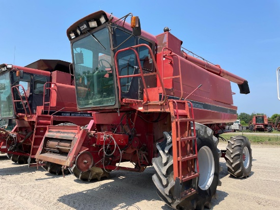1680 CASE IH COMBINE