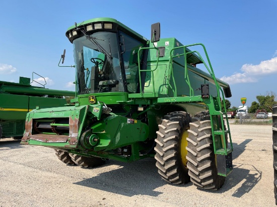9750 STS JOHN DEERE COMBINE