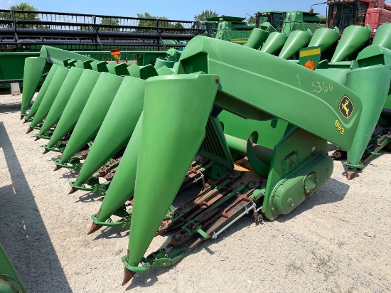 893 JOHN DEERE CORNHEAD, 2005 YR.