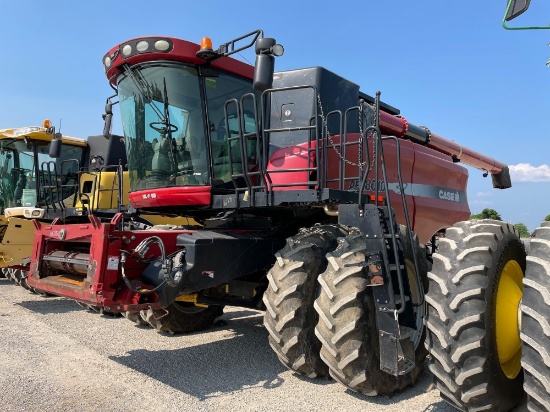 AFX8010 CASE IH COMBINE