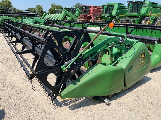 635 JOHN DEERE FLEX PLATFORM, 2006 YR.