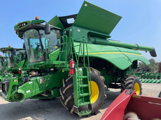 S680 JOHN DEERE COMBINE, 2013 YR.