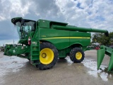 S670 JOHN DEERE COMBINE, 2013 YR.