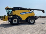 CR8090 NEW HOLLAND COMBINE, 2014 YR.