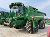 S670 JOHN DEERE COMBINE, 2014 YR.