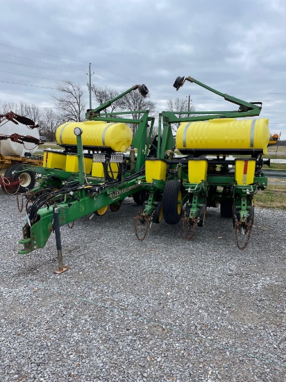 1760 JOHN DEERE PLANTER