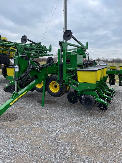 1770 JOHN DEERE PLANTER