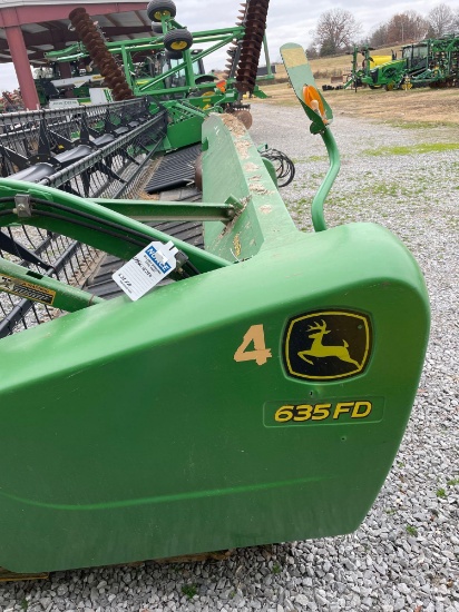 635FD JOHN DEERE FLEX DRAPER PLATFORM