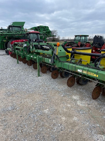 1720 JOHN DEERE PLANTER