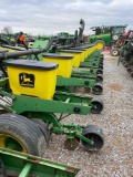 1720 JOHN DEERE PLANTER