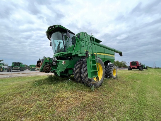 S680 JOHN DEERE COMBINE