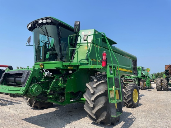 9770 JOHN DEERE COMBINE