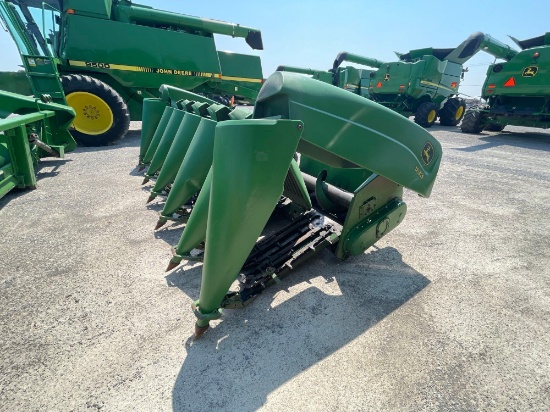 693 JOHN DEERE CORN HEAD