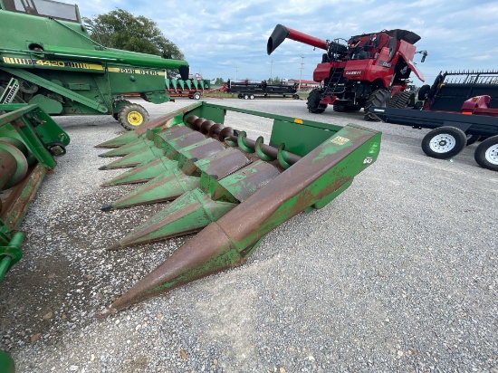 643 JOHN DEERE CORN HEAD