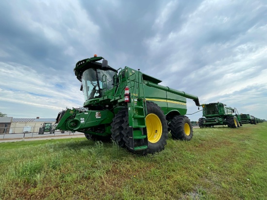 S690 JOHN DEERE COMBINE
