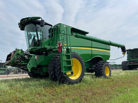 S680 JOHN DEERE COMBINE