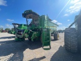 S670 JOHN DEERE COMBINE (DAMAGED)