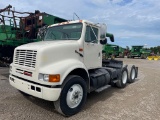 INTERNATIONAL DAY CAB TRUCK