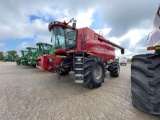 8010 CASE IH COMBINE