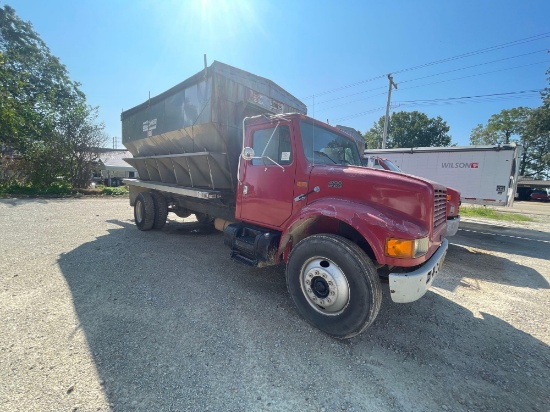 INTERNATIONAL AUGER TRUCK WITH ADAMS BED