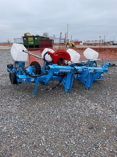 MONOSEM 4 ROW PLANTER