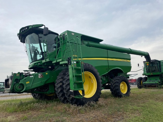 S670 JOHN DEERE COMBINE, 2012 YR.