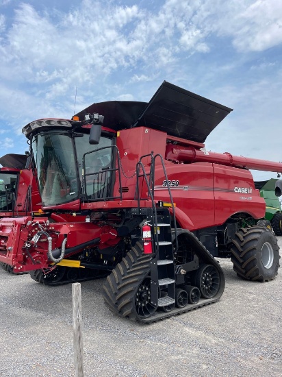 9250 CASE IH COMBINE